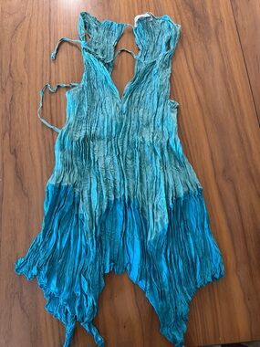Crinkled Ombre Teal Sleeveless Tunic